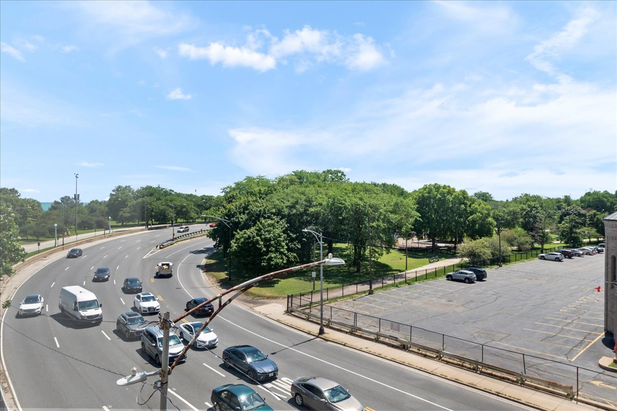 5701 North Sheridan Road, Unit 4S Chicago, IL 60660 - Photo 11 of 17 Gallery Image 11