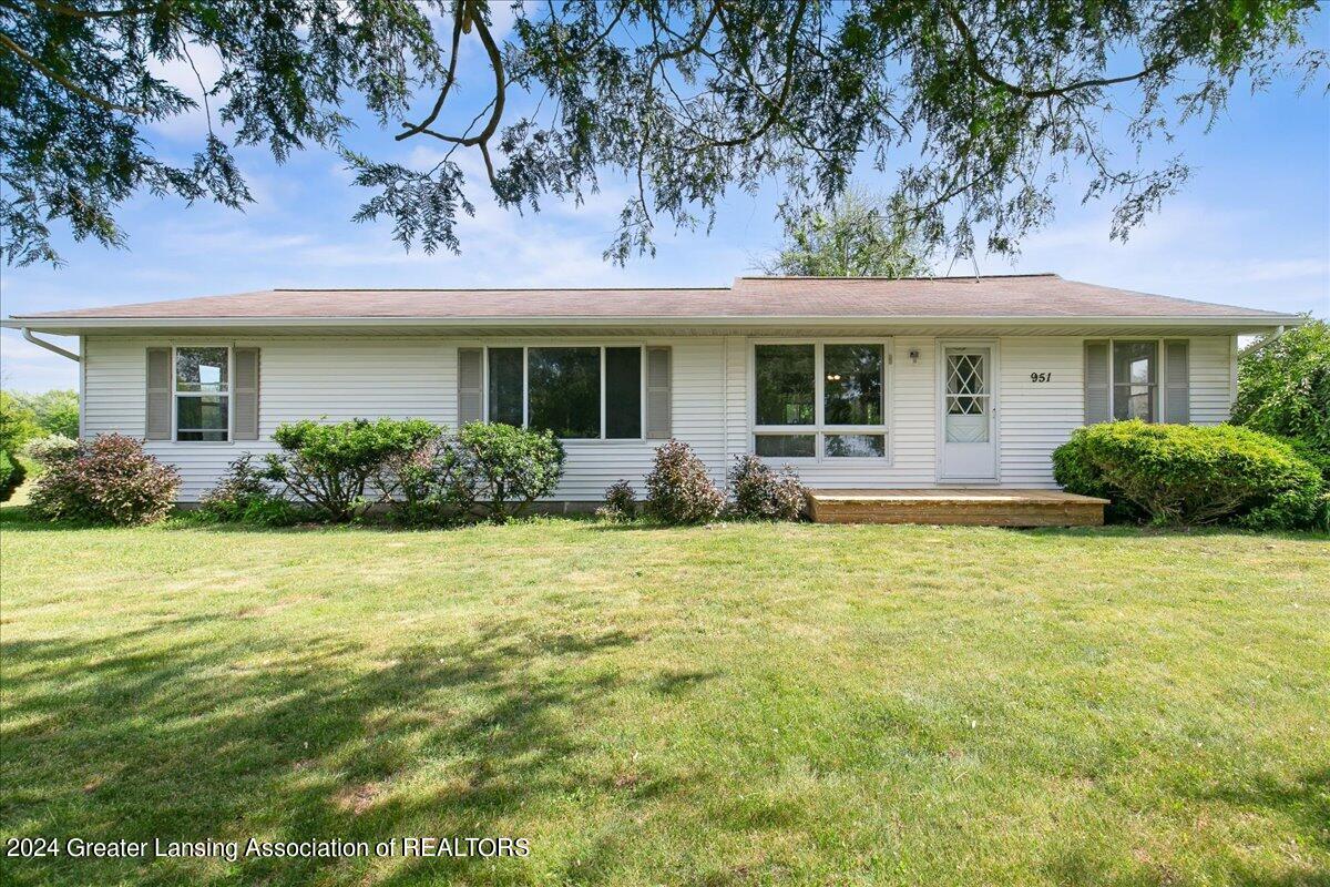 951 Church Road Northwest Edmore, MI 48829 - Photo 1 of 26 Front