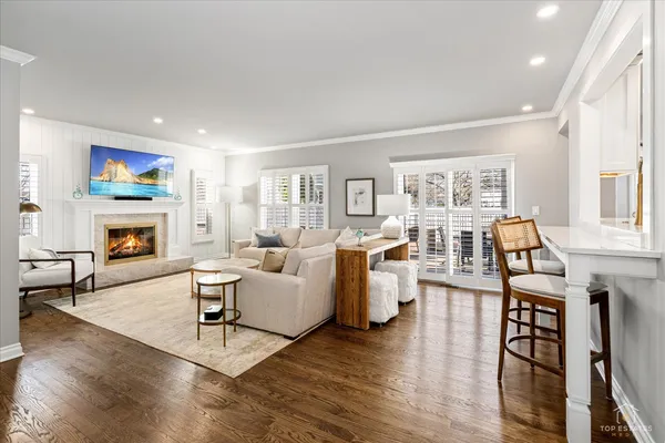 $735,000 | 1894 Maine Drive, Elk Grove Village, IL 60007