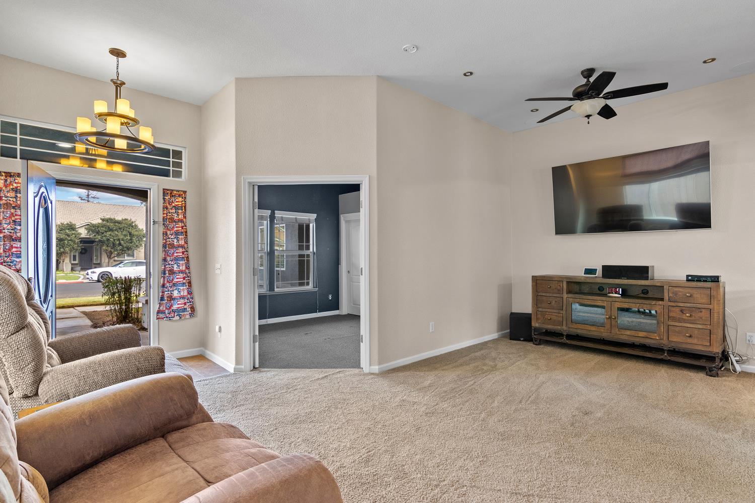 6322 Leaflet Lane Hughson, CA 95326 - Photo 8 of 39