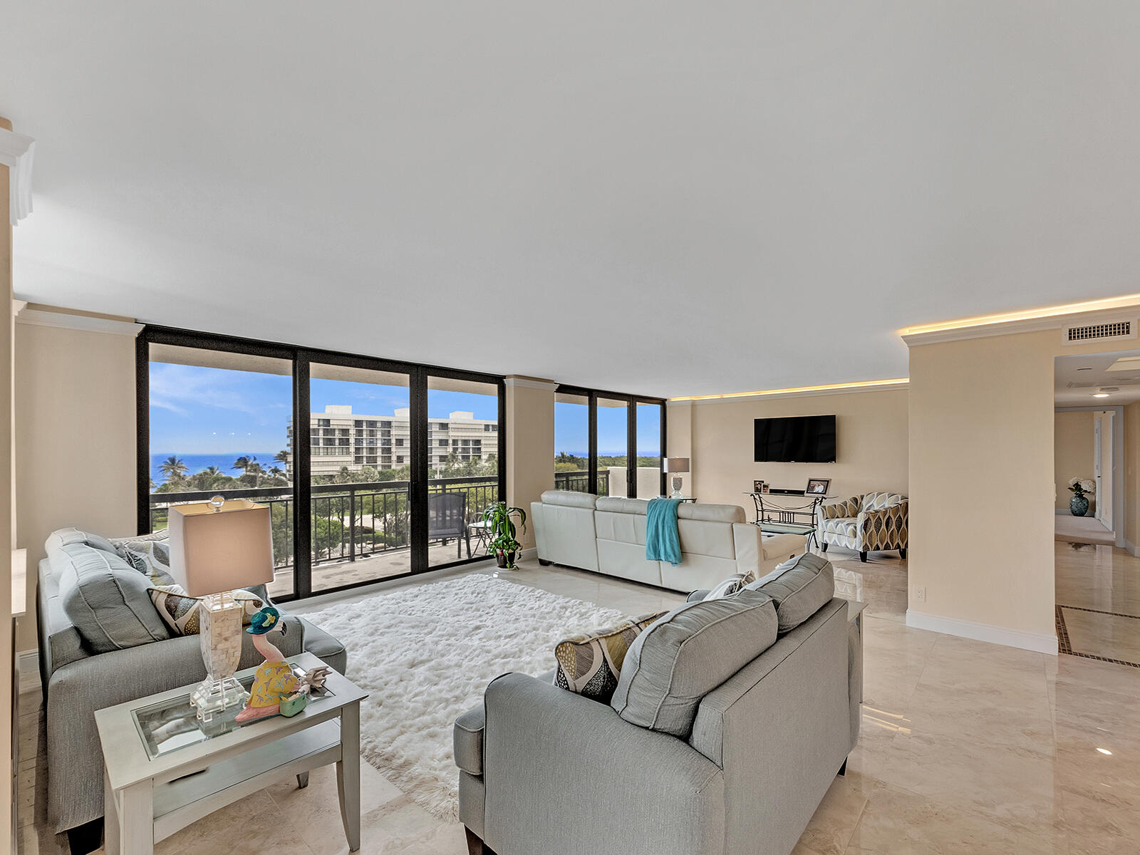 2003 North Ocean Boulevard, Unit 602 Boca Raton, FL 33431 - Photo 5 of 51 0H1A0081