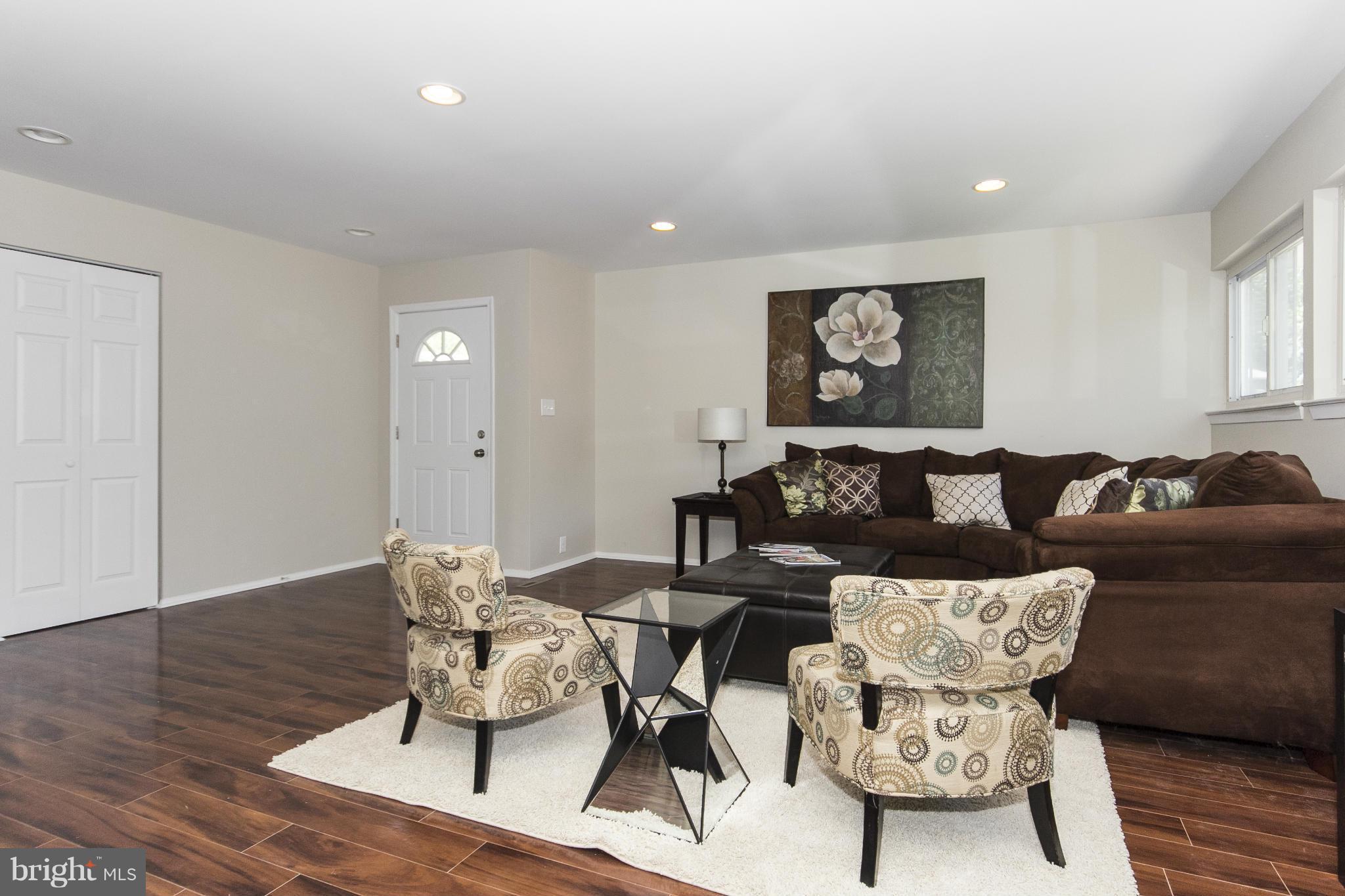 3803 Lumo Road Randallstown, MD 21133 - Photo 3 of 30 Living Room