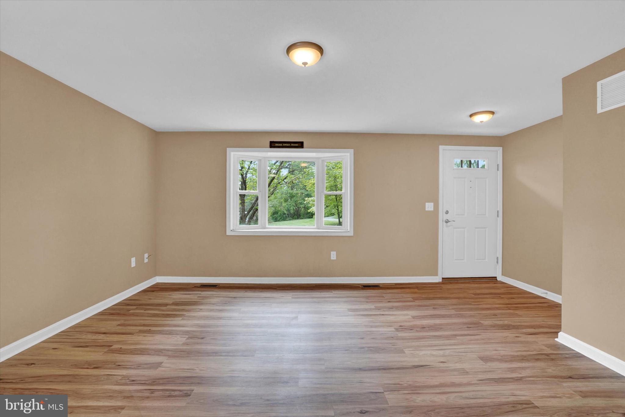 58 Greenwich Road Delta, PA 17314 - Photo 4 of 25 Living Room