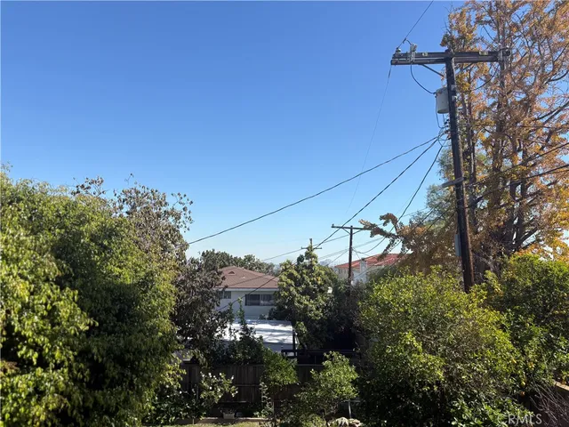 $2,400 | 1163 West 9th Street, Unit 3, San Pedro, CA 90731