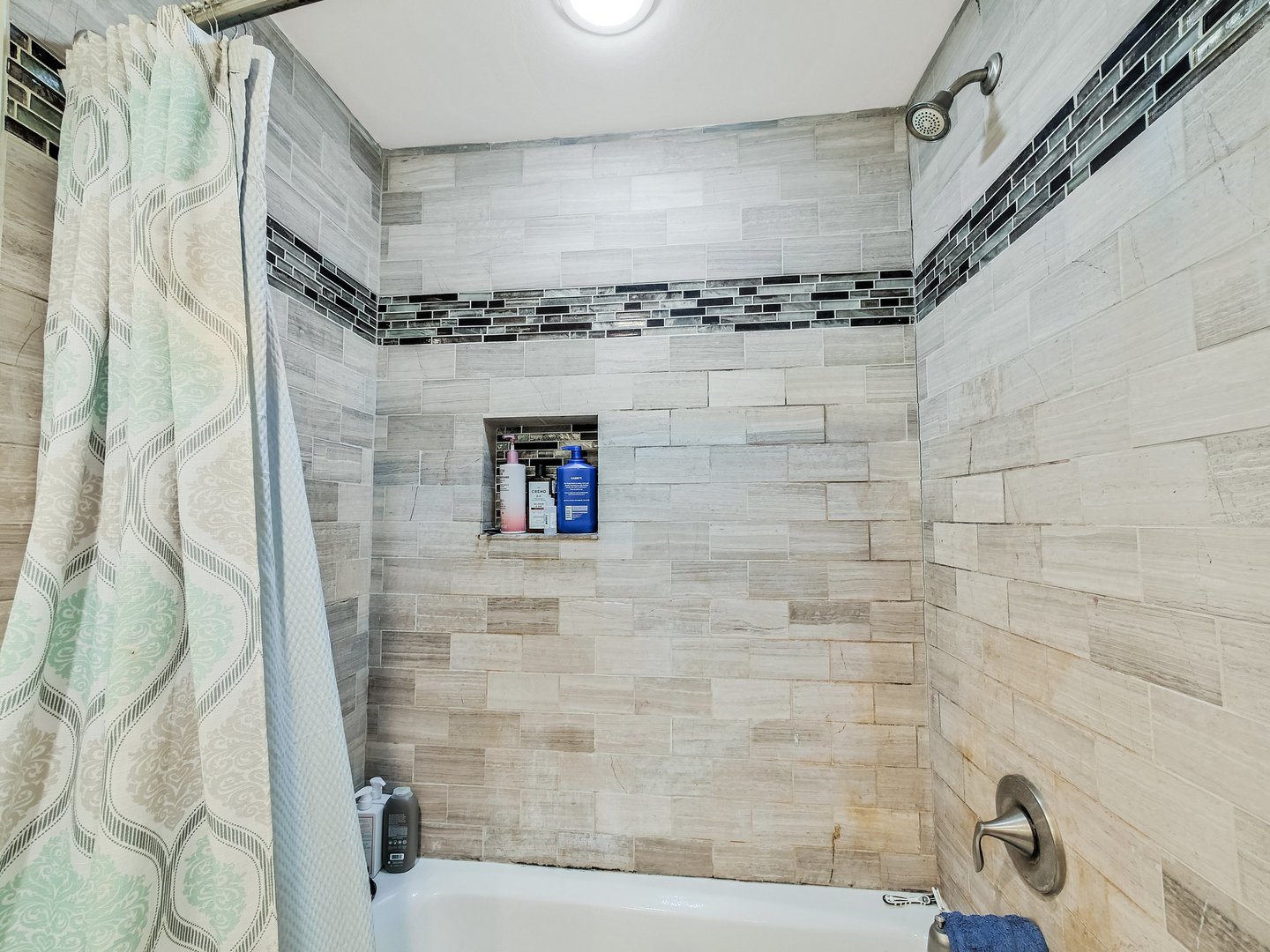 1903 Hopi Lane Mount Prospect, IL 60056 - Photo 15 of 36 a bathroom with a shower