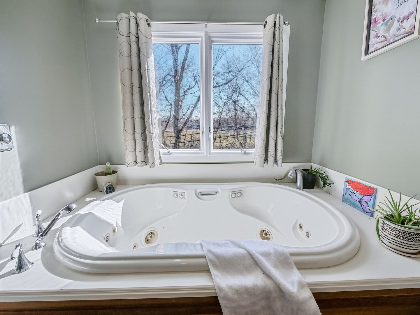1903 Hopi Lane Mount Prospect, IL 60056 - Photo 21 of 36 a bathroom with a bathtub and a sink