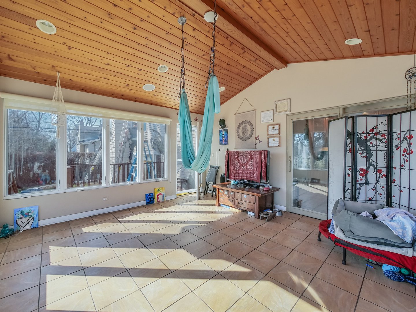 1903 Hopi Lane Mount Prospect, IL 60056 - Photo 25 of 36 a view of a chairs and tables in patio