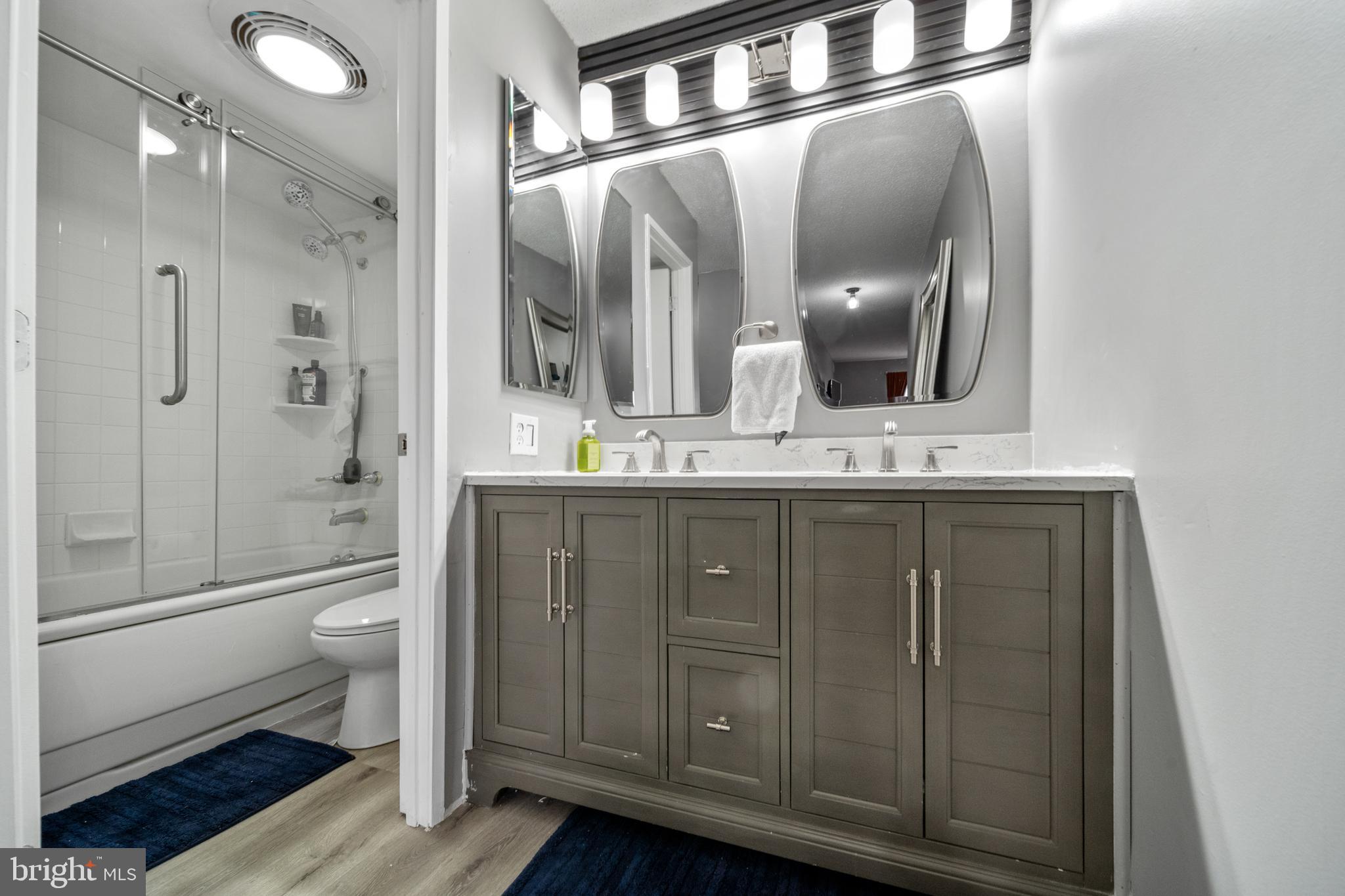 5902 Mt Eagle Drive, Unit 1206 Alexandria, VA 22303 - Photo 19 of 59 Primary Bathroom