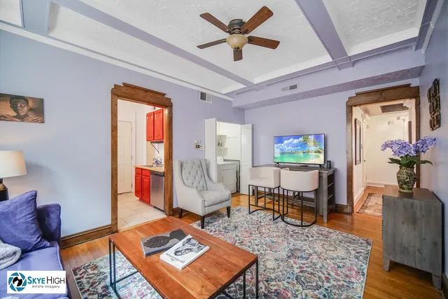 $180,000 | 945 East Hyde Park Boulevard, Unit 2, Chicago, IL 60615