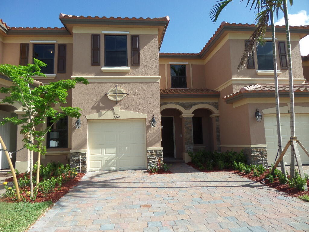 3349 West 90th Street Hialeah, FL 33018 - Photo 1 of 37 SAM_1117
