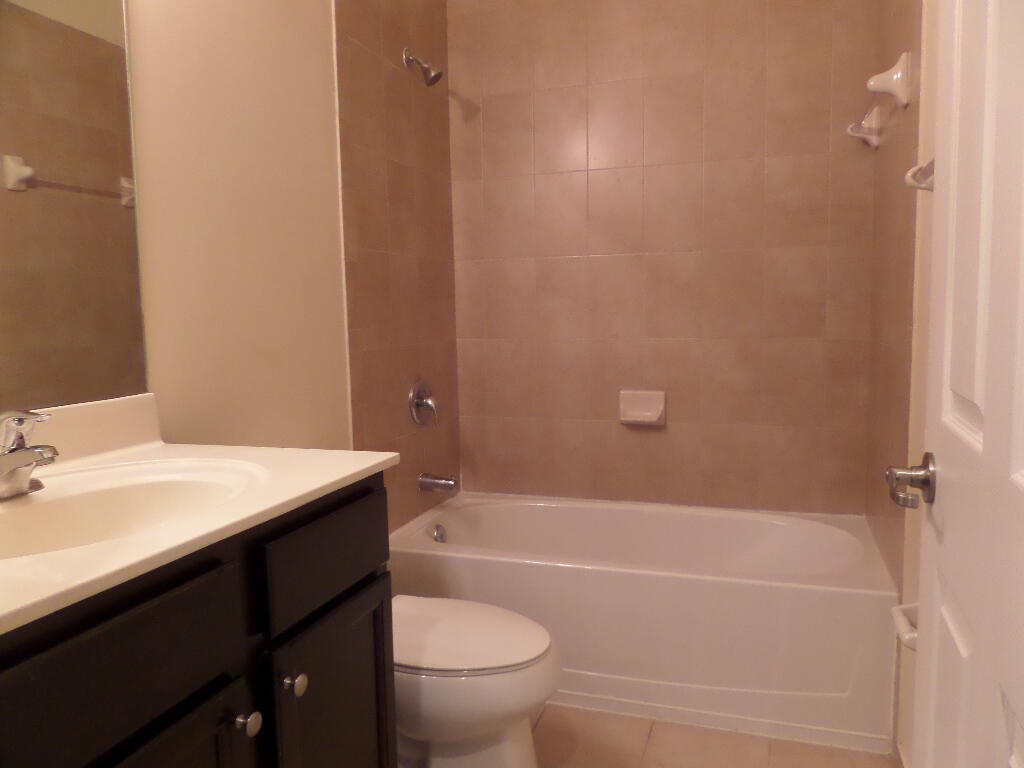 3349 West 90th Street Hialeah, FL 33018 - Photo 13 of 37 SAM_4935