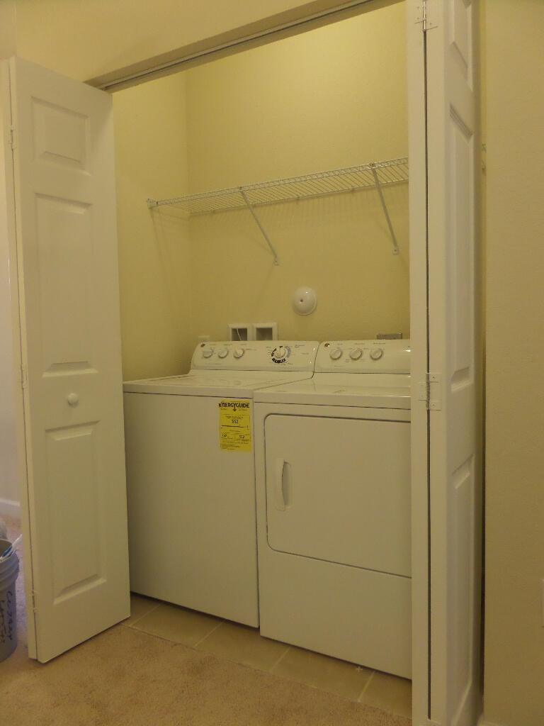 3349 West 90th Street Hialeah, FL 33018 - Photo 14 of 37 Laundry