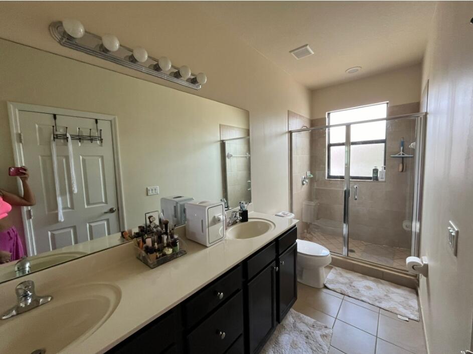 3349 West 90th Street Hialeah, FL 33018 - Photo 20 of 37 current tenant