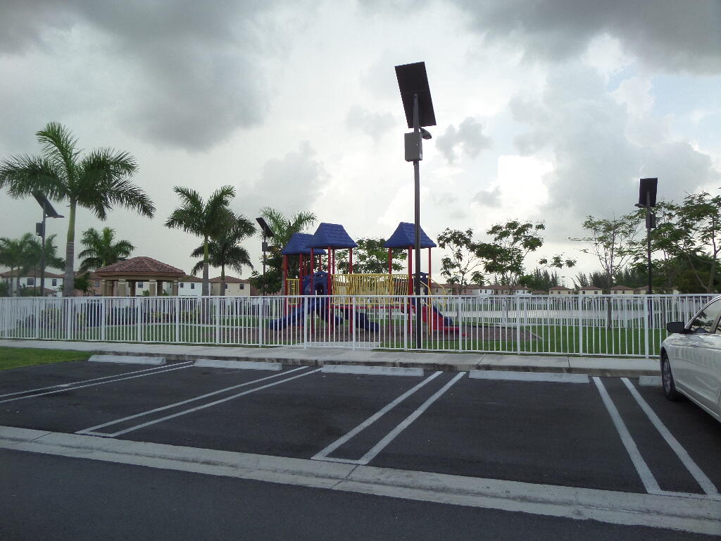 3349 West 90th Street Hialeah, FL 33018 - Photo 35 of 37 SAM_2735