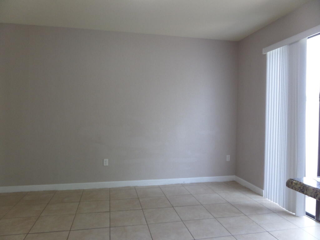 3349 West 90th Street Hialeah, FL 33018 - Photo 7 of 37 Dinning /Family room