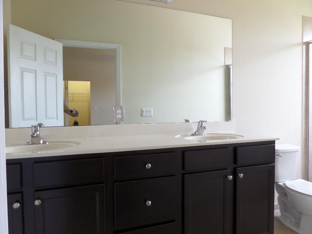 3349 West 90th Street Hialeah, FL 33018 - Photo 10 of 37 SAM_4939