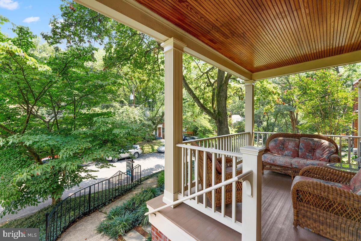 306 Windsor Street Silver Spring, MD 20910 - Photo 4 of 52 Gallery Image 4
