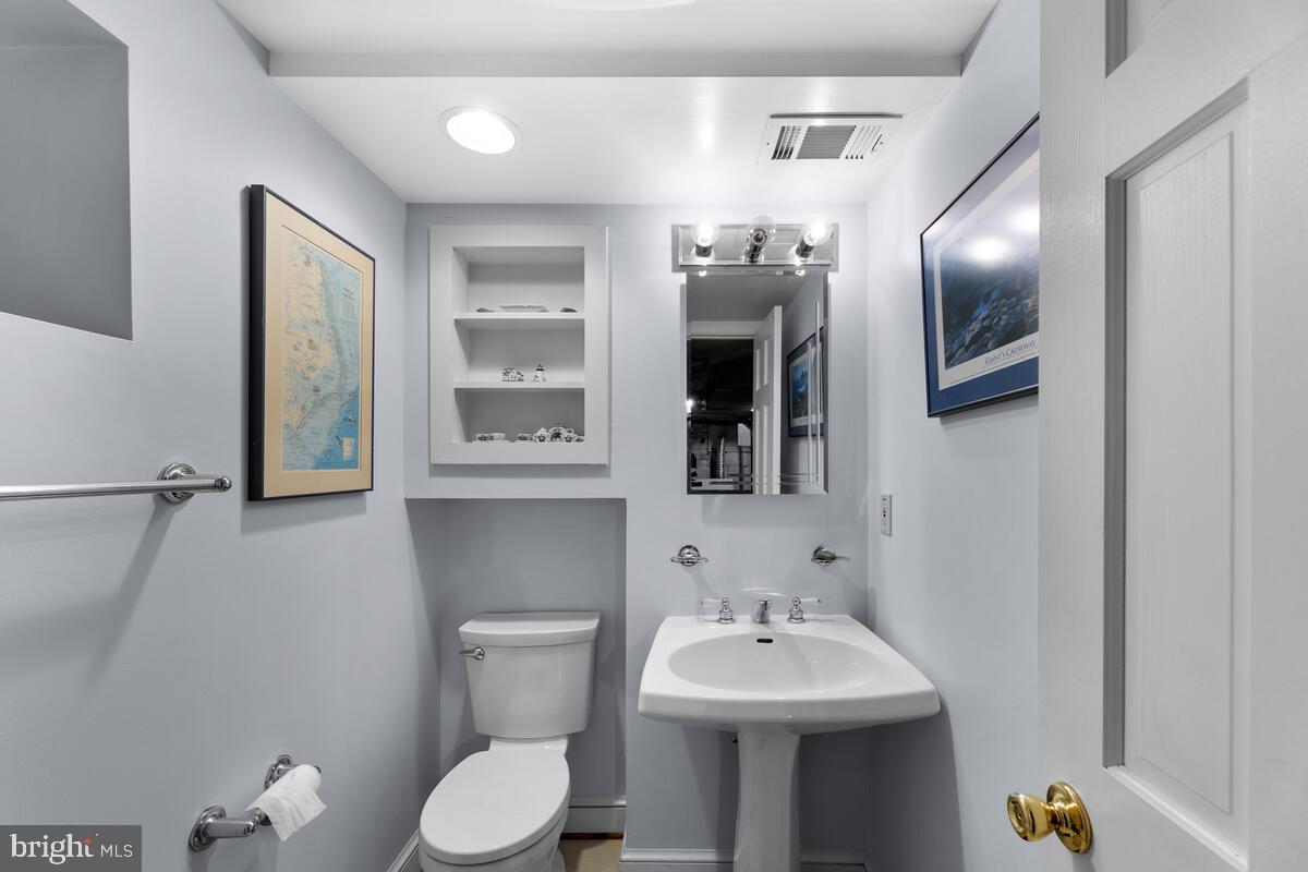 306 Windsor Street Silver Spring, MD 20910 - Photo 42 of 52 Gallery Image 42