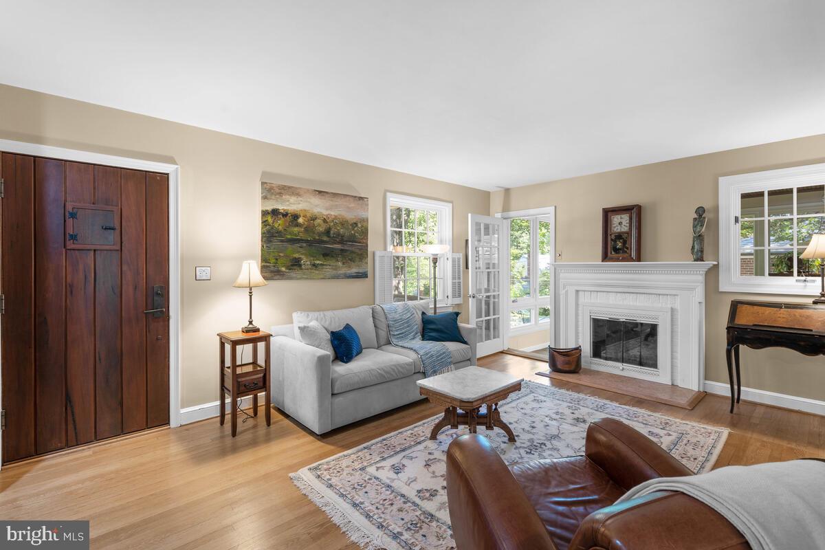 306 Windsor Street Silver Spring, MD 20910 - Photo 7 of 52 Gallery Image 7