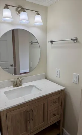 $2,250 | 18810 Northwest 57th Avenue, Unit 109, Hialeah, FL 33015