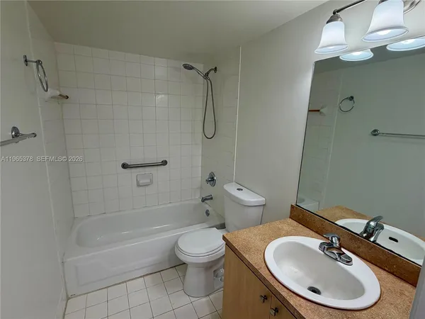 $2,250 | 18810 Northwest 57th Avenue, Unit 109, Hialeah, FL 33015