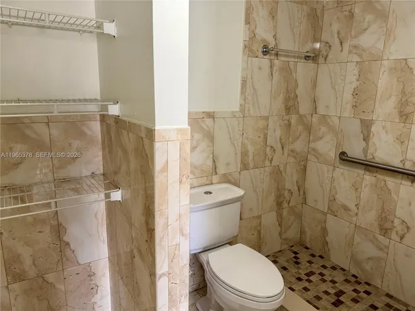 $2,250 | 18810 Northwest 57th Avenue, Unit 109, Hialeah, FL 33015