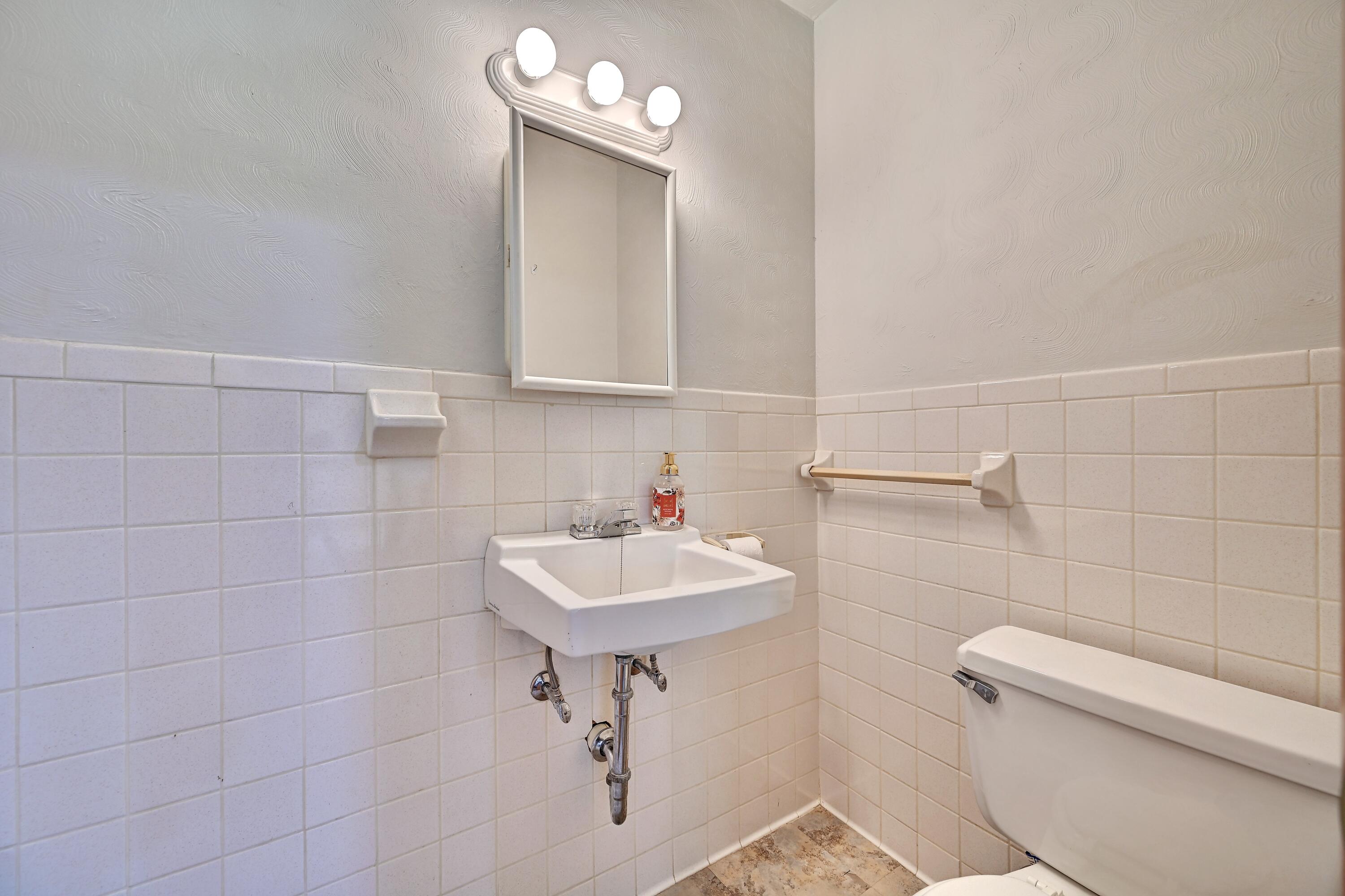 60 Valley High Lane Augusta, KY 41002 - Photo 21 of 37 Half bath