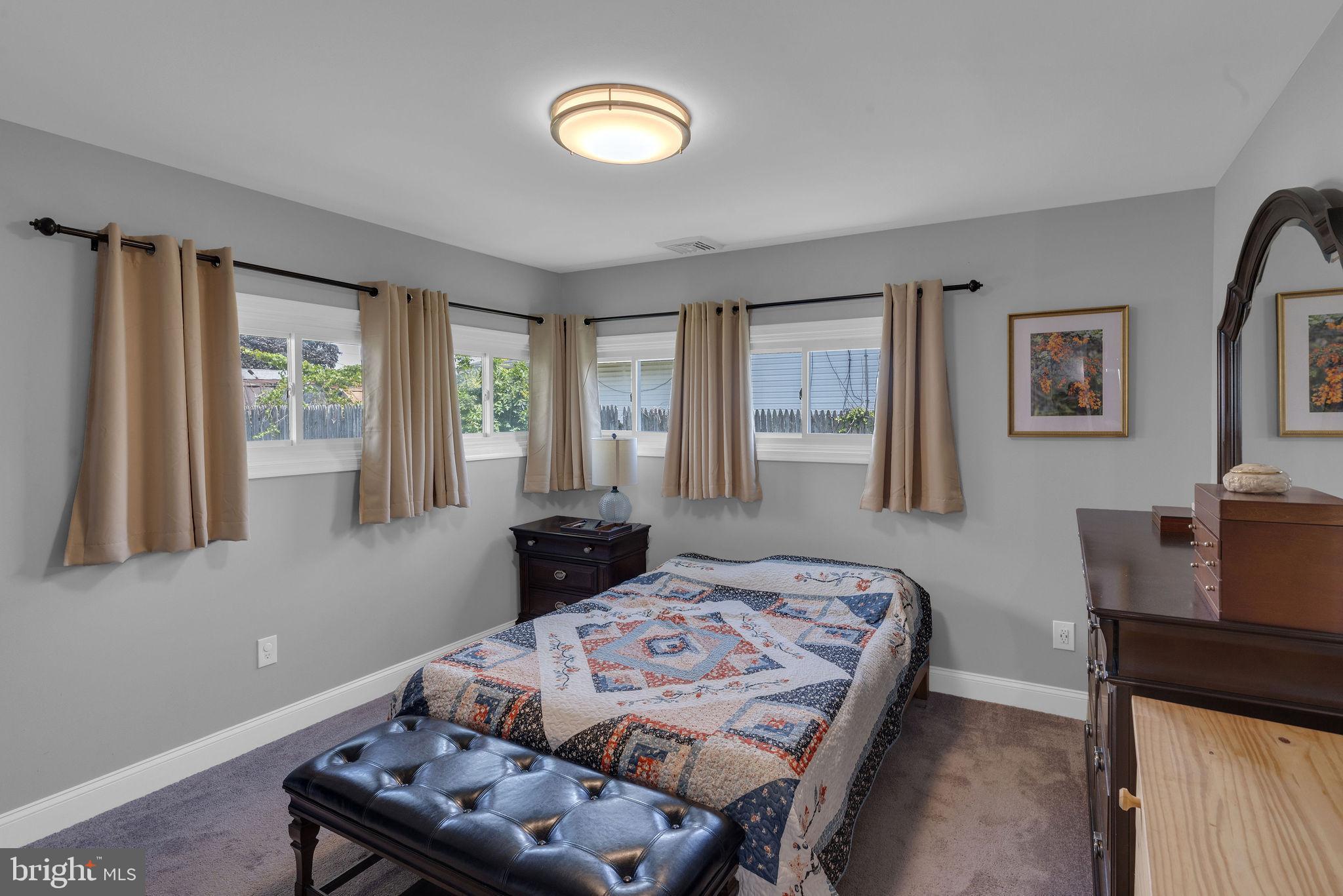 25 Easter Lane Levittown, PA 19054 - Photo 12 of 22