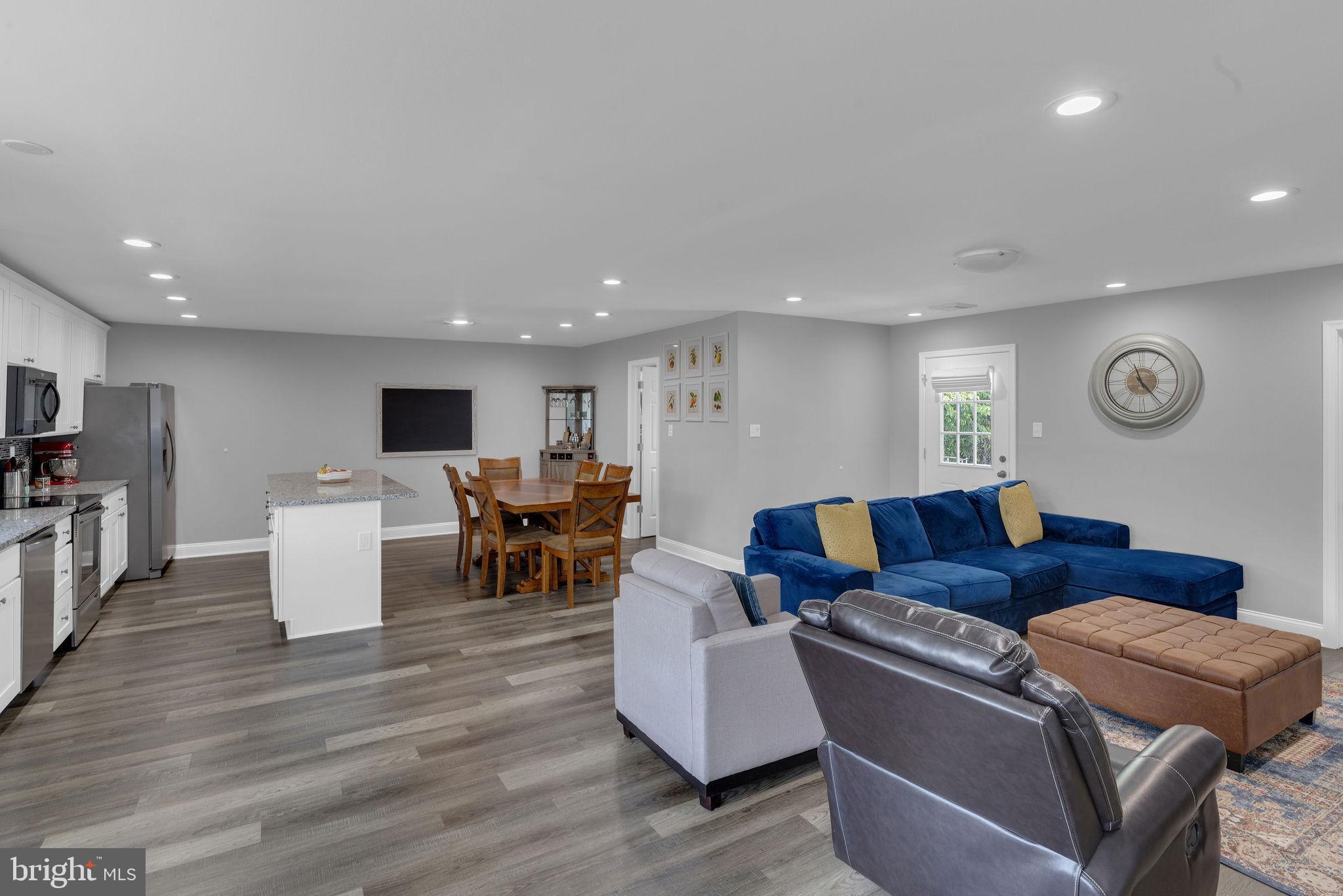 25 Easter Lane Levittown, PA 19054 - Photo 2 of 22