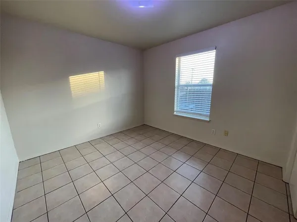 $1,375 | 121 Cambridge Drive, Unit 3, Saginaw, TX 76179