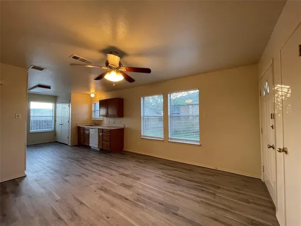 $1,375 | 121 Cambridge Drive, Unit 3, Saginaw, TX 76179
