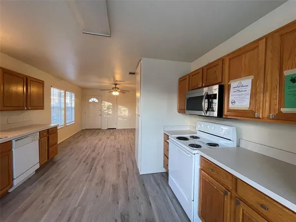 $1,375 | 121 Cambridge Drive, Unit 3, Saginaw, TX 76179