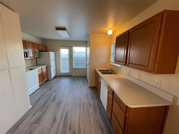 $1,375 | 121 Cambridge Drive, Unit 3, Saginaw, TX 76179