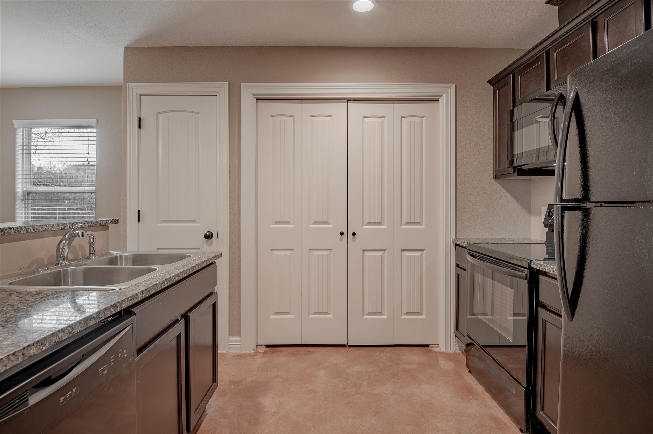 2002 20th Street, Unit 103 Huntsville, TX 77340 - Photo 11 of 23