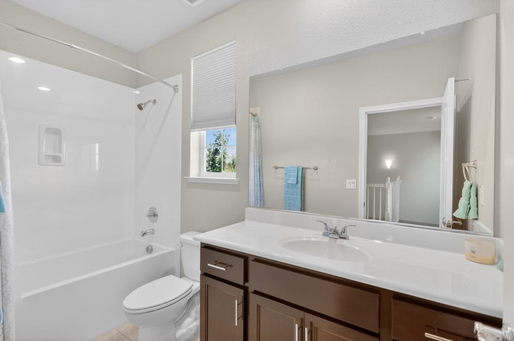 211 Rochdale Street Roseville, CA 95661 - Photo 36 of 66