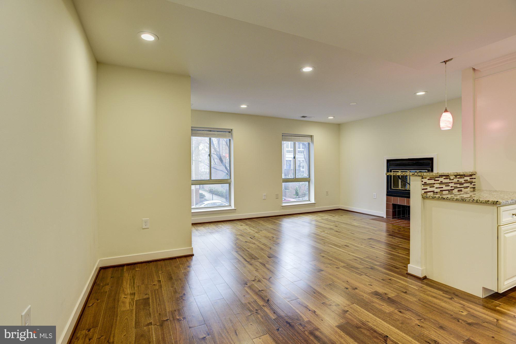 10 West Lee Street, Unit R71 Baltimore, MD 21201 - Photo 9 of 28 Dining Area