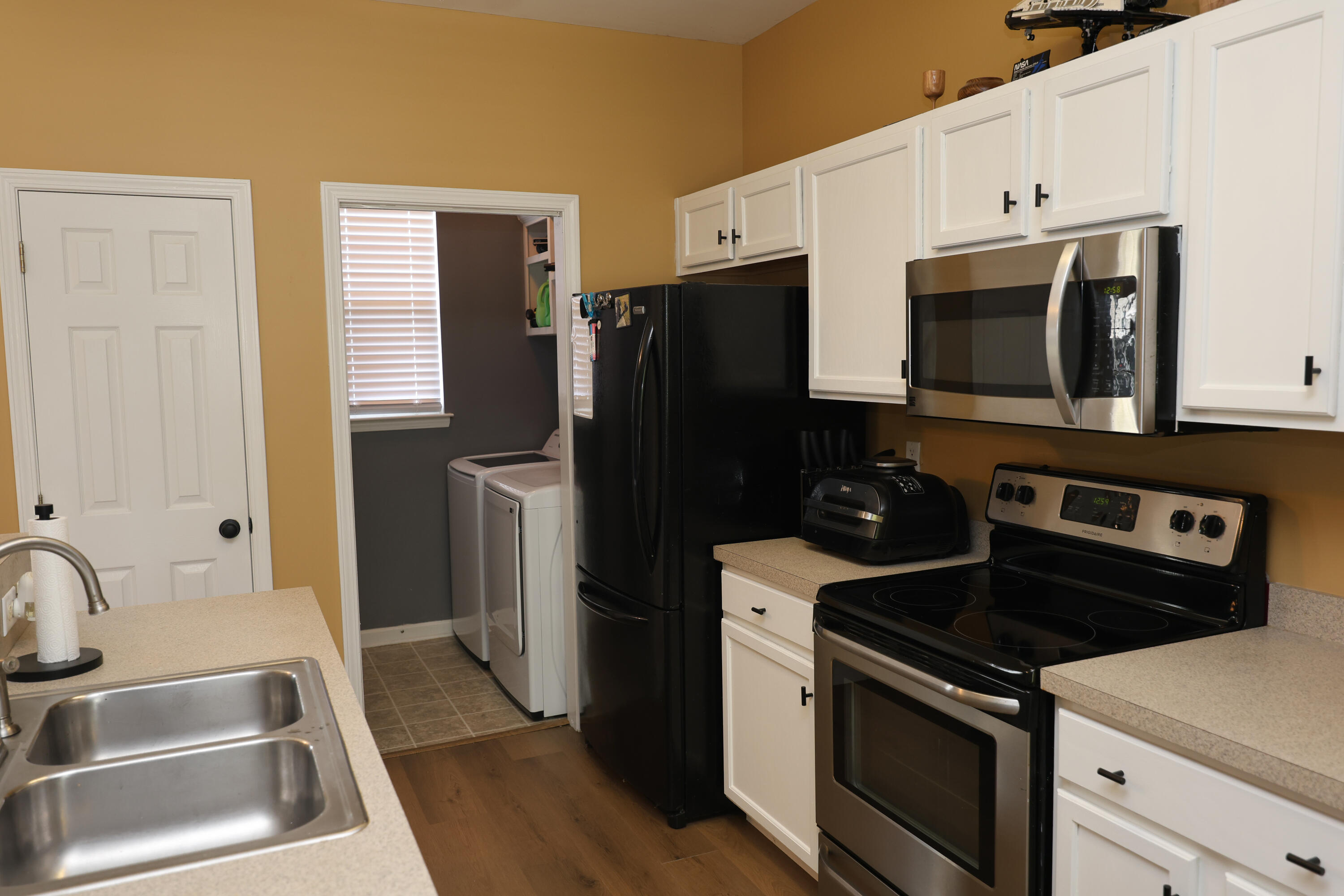 305 Harriswood Lane Moncks Corner, SC 29461 - Photo 9 of 26 Kitchen 2