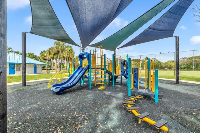 $299,000 | 3400 Northwest 47th Avenue, Unit 3161, Coconut Creek, FL 33063