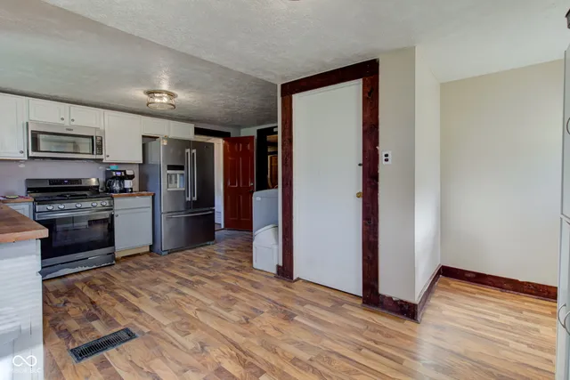 $310,000 | 215 North Lincoln Street, Galveston, IN 46932