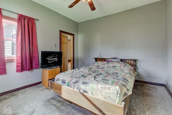 $285,000 | 215 North Lincoln Street, Galveston, IN 46932