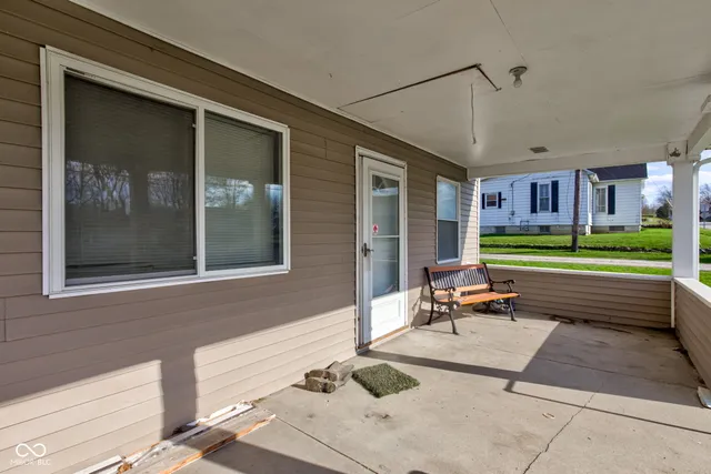 $310,000 | 215 North Lincoln Street, Galveston, IN 46932