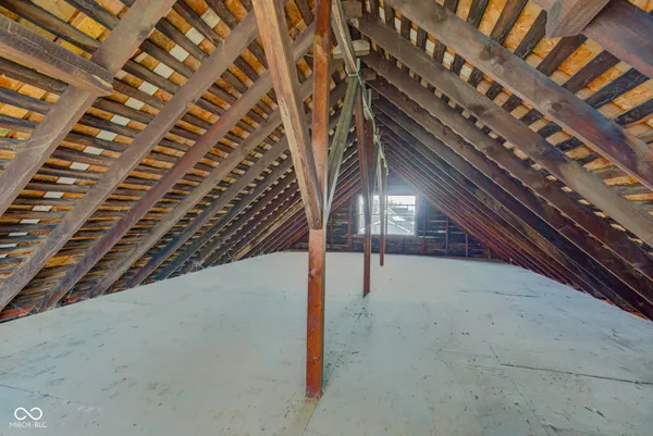 $285,000 | 215 North Lincoln Street, Galveston, IN 46932