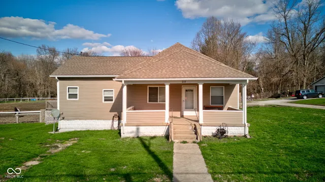 $310,000 | 215 North Lincoln Street, Galveston, IN 46932