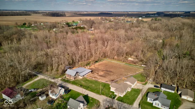 $310,000 | 215 North Lincoln Street, Galveston, IN 46932