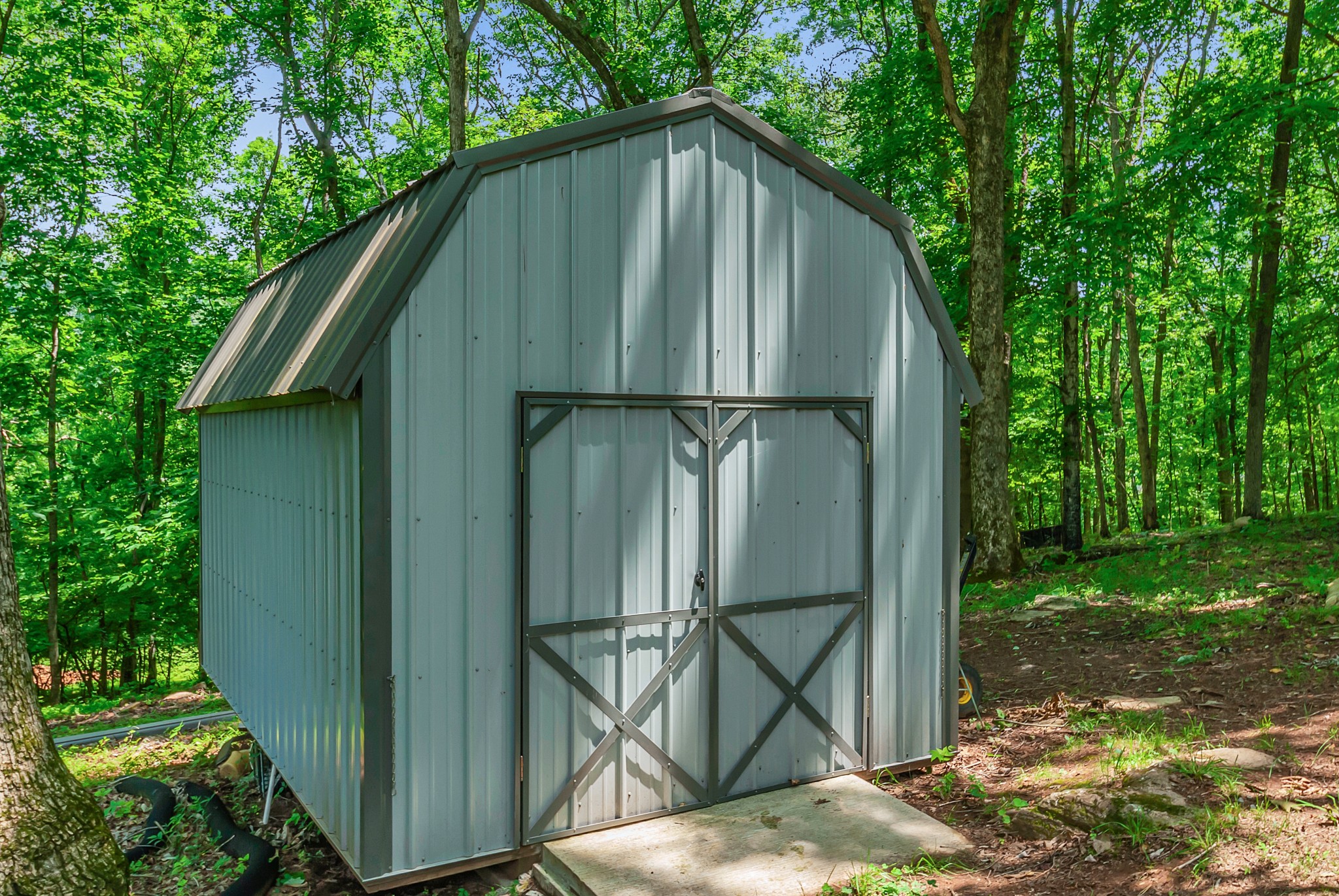 765 Scenic Circle Pulaski, TN 38478 - Photo 45 of 46 a backyard of a house with seating space
