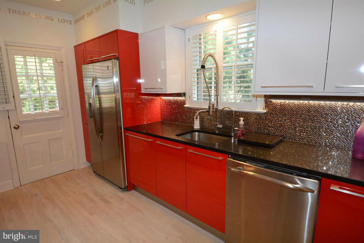 3239 Rittenhouse Street Northwest Washington, DC 20015 - Photo 9 of 30 Kitchen