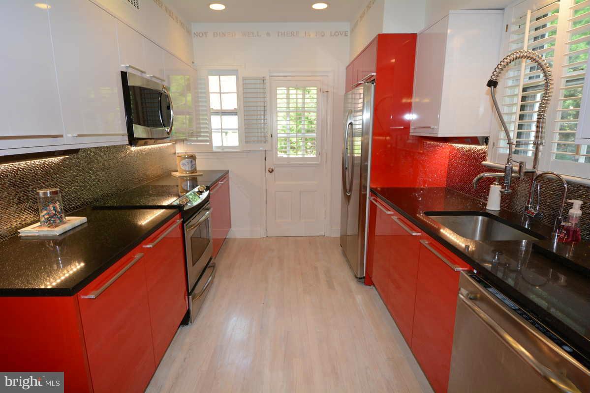 3239 Rittenhouse Street Northwest Washington, DC 20015 - Photo 10 of 30 Kitchen