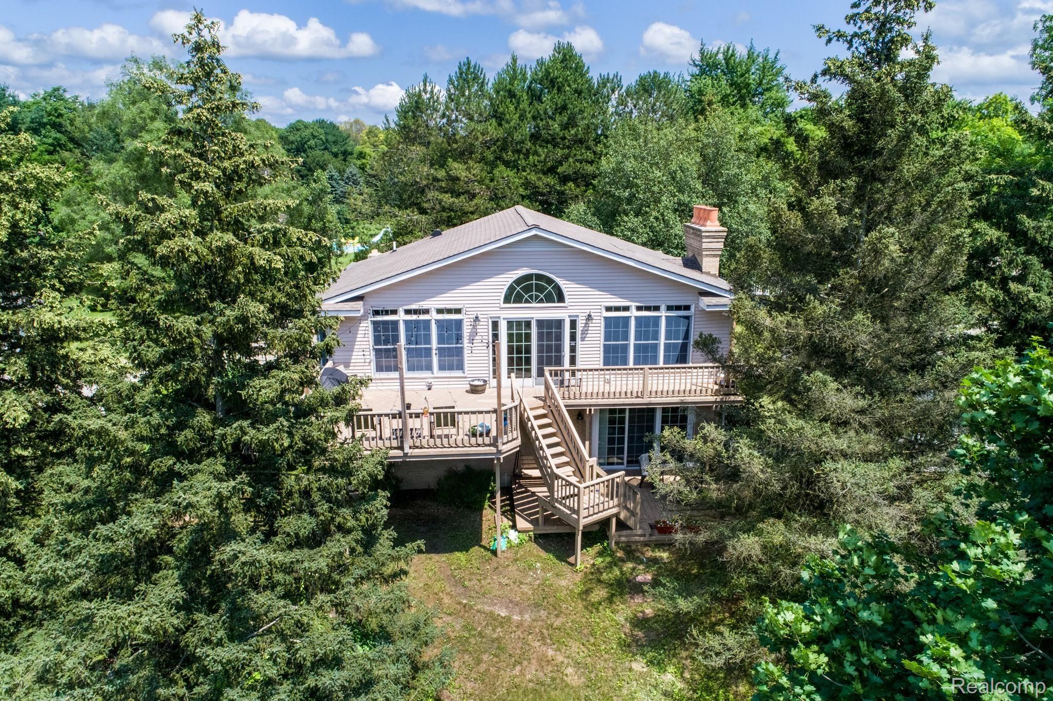 1475 Alter Road Milford, MI 48381 - Photo 3 of 59 003.jpg