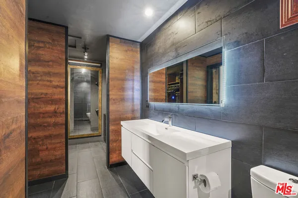$649,000 | 10926 Bluffside Drive, Unit 3, Studio City, CA 91604