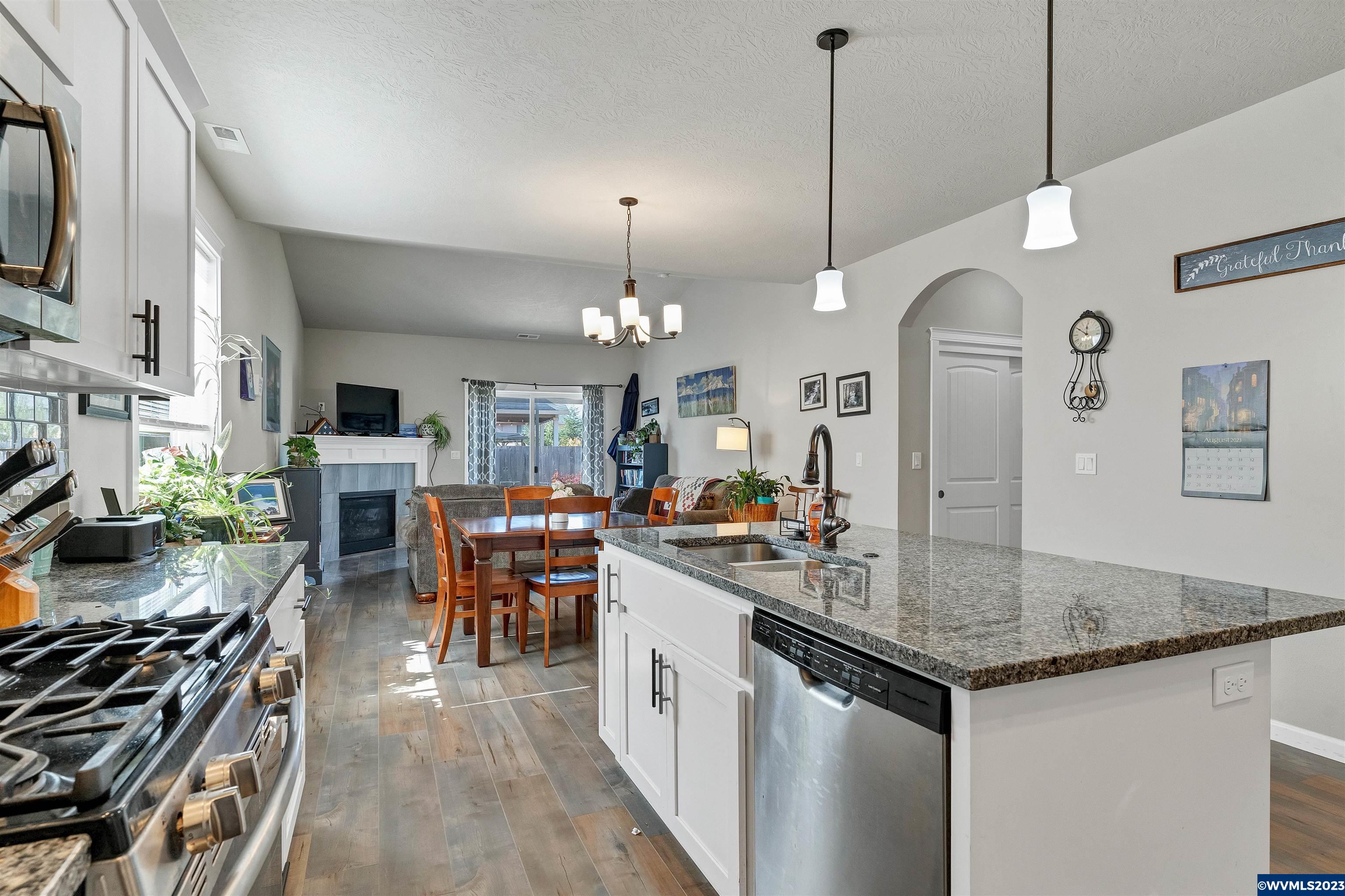 2330 Robbins Way Lebanon, OR 97355 - Photo 13 of 37 Gallery Image 13